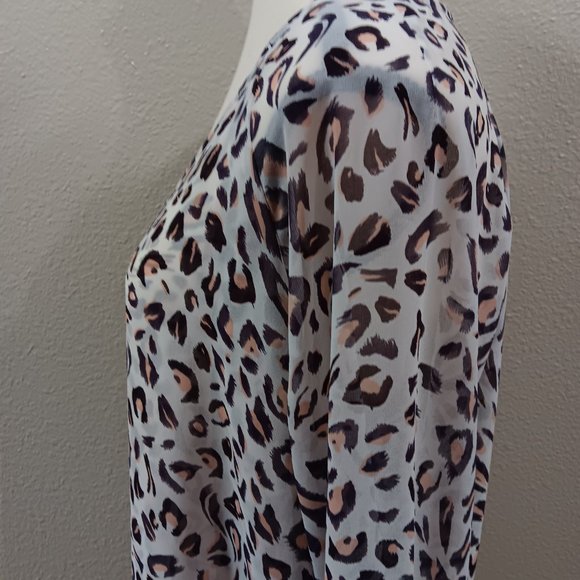NWOT CABI Long Sleeve Animal Print Blouse Size M - Picture 4 of 5